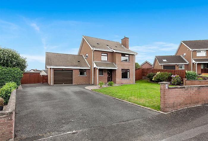 8 Bessfield Avenue — Colin Graham Residential