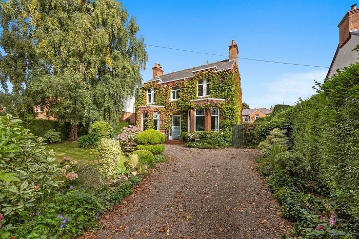 5 Knockdene Park North — Ulster Property Sales