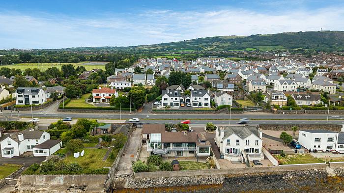 34 Shore Road — Colin Graham Residential