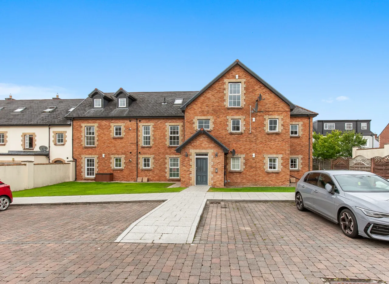 10 Blackrock Grove, Newtownabbey — Simon Brien Residential