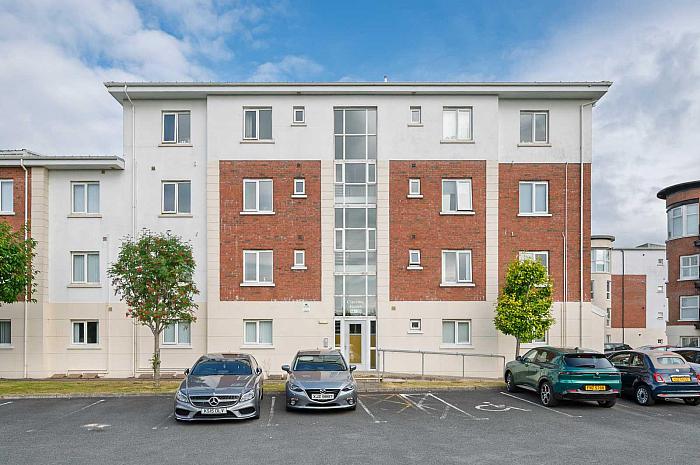 17 Clarence House — John Minnis Estate Agents