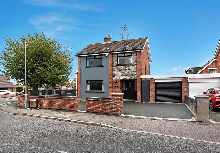 2 Christine Park — Colin Graham Residential