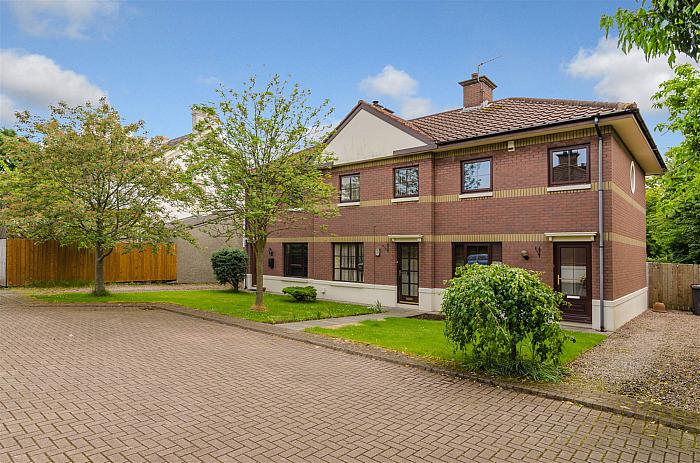 12 Abbey Court — Templeton Robinson
