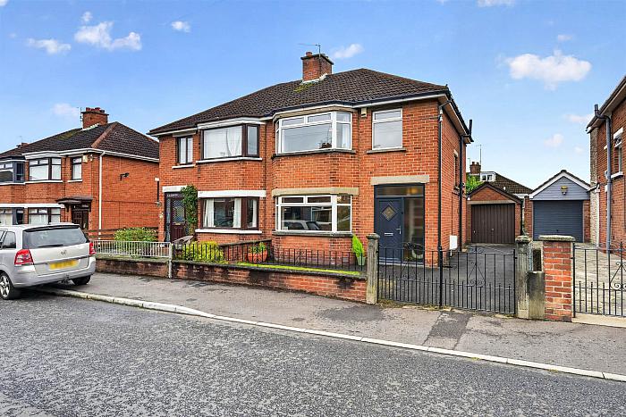 9 Cricklewood Crescent — Templeton Robinson