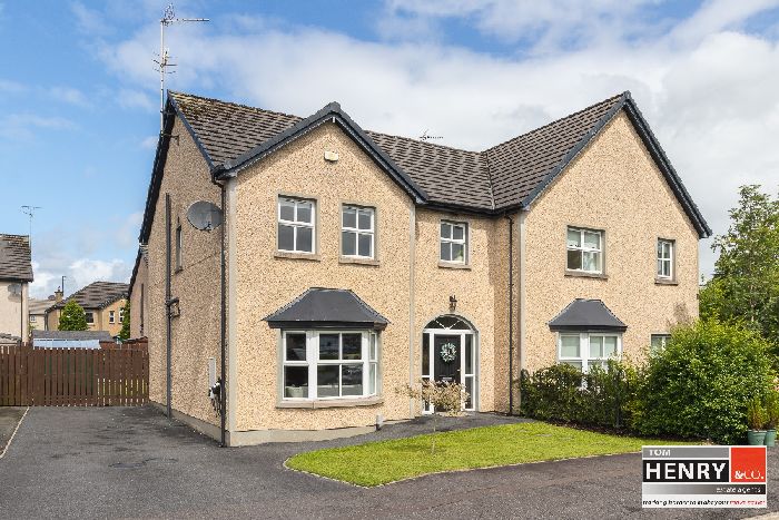 8 WELLBROOK AVENUE — Tom Henry & Co