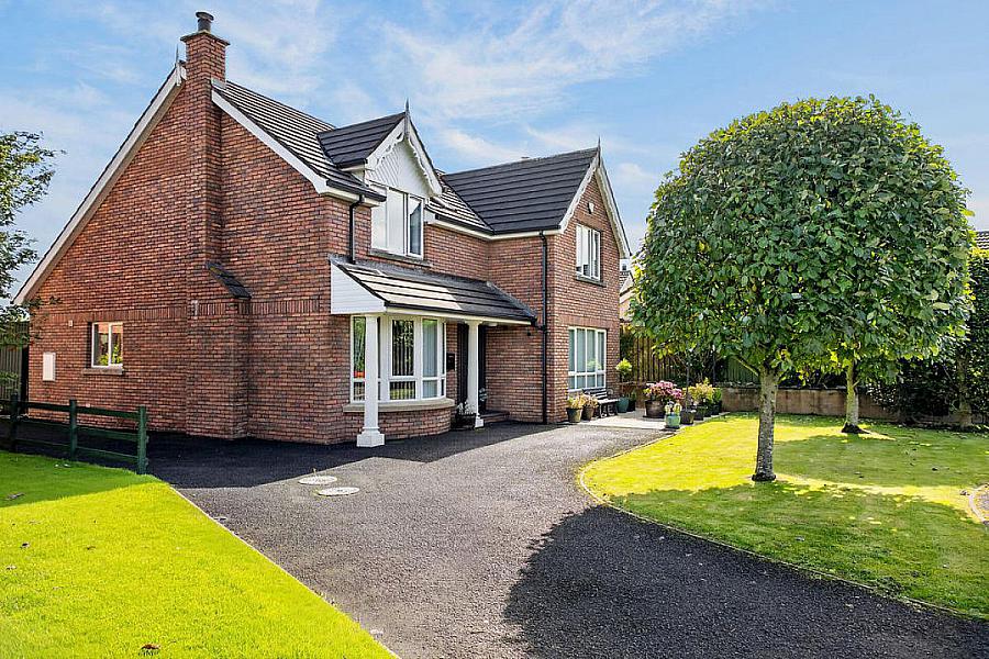 48 Caldwell Park, Portrush, Co. Antrim, BT56 8PJ — Armstrong Gordon (Portstewart)