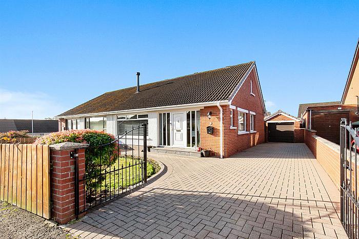 4 Grange Valley Way — Colin Graham Residential