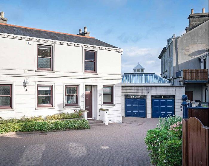 2 Seacourt, Maxwell Drive — John Minnis Estate Agents