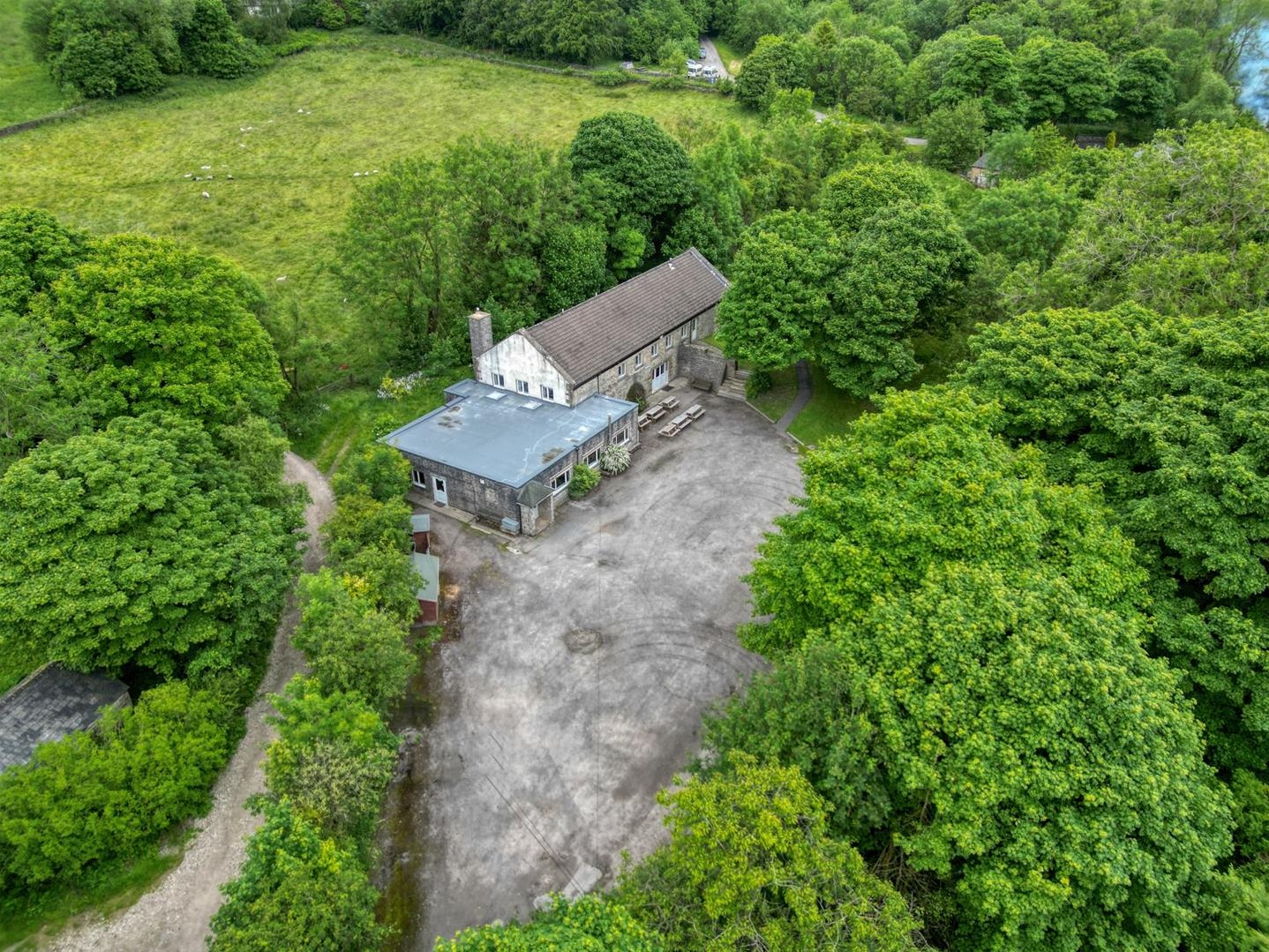 Great Hucklow, Great Hucklow Buxton OIRO — Saxton Mee