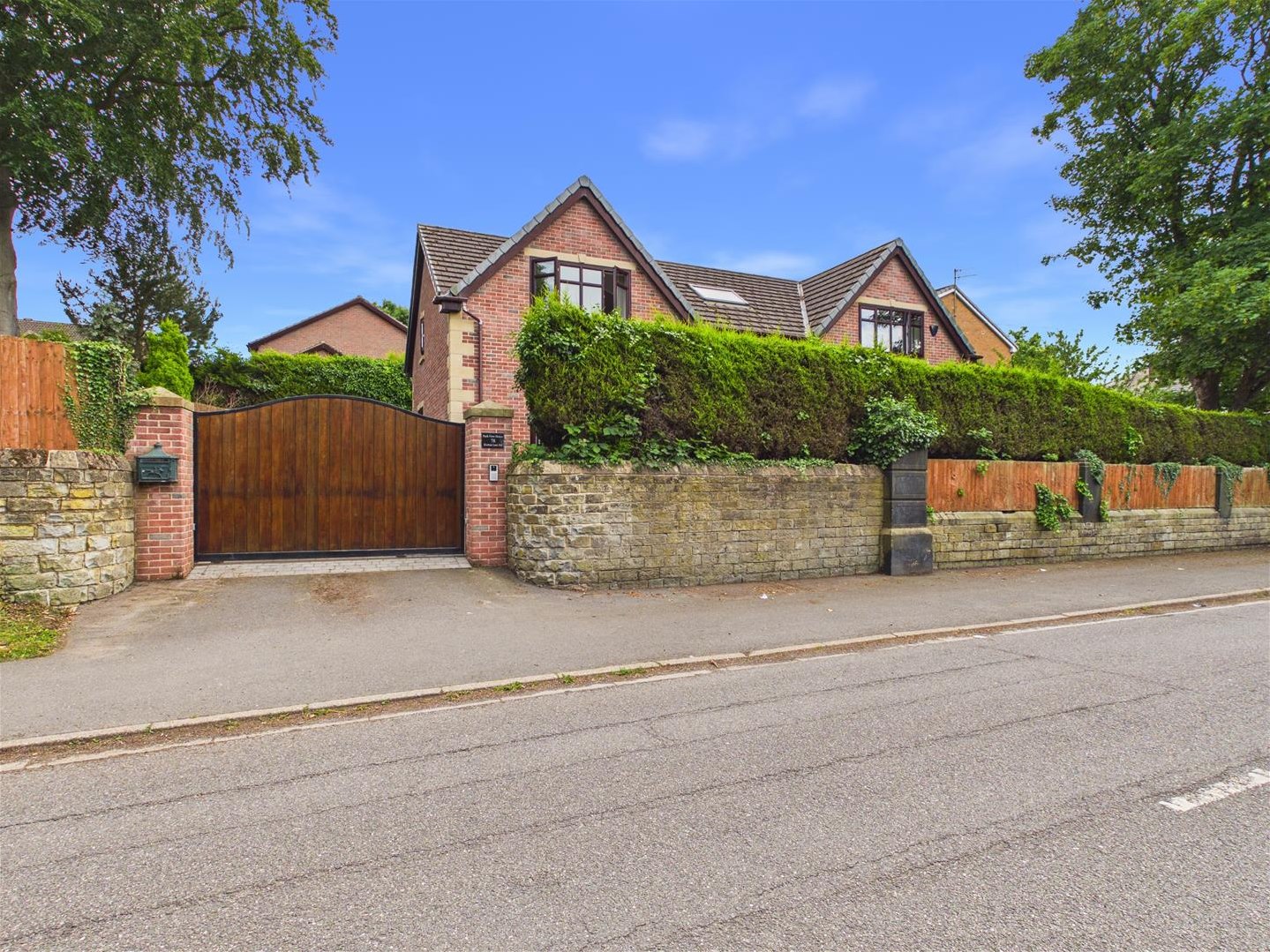Norton Lees Road, Sheffield — Saxton Mee