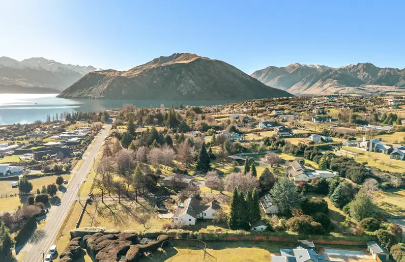 261 Beacon Point Road, Wanaka — New Zealand Sotheby's International Realty Queenstown