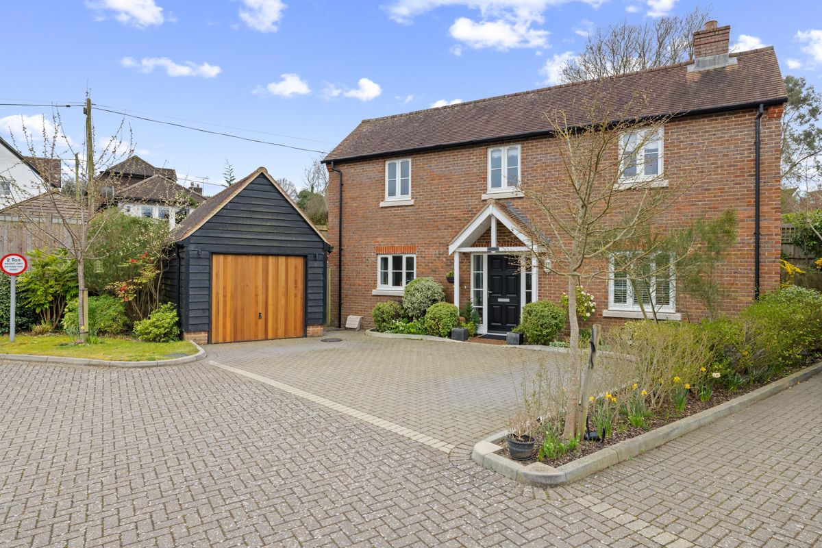 Tanners Reach, Petersfield, Hampshire, GU32 2BQ — Daniel Arrowsmith (eXp)