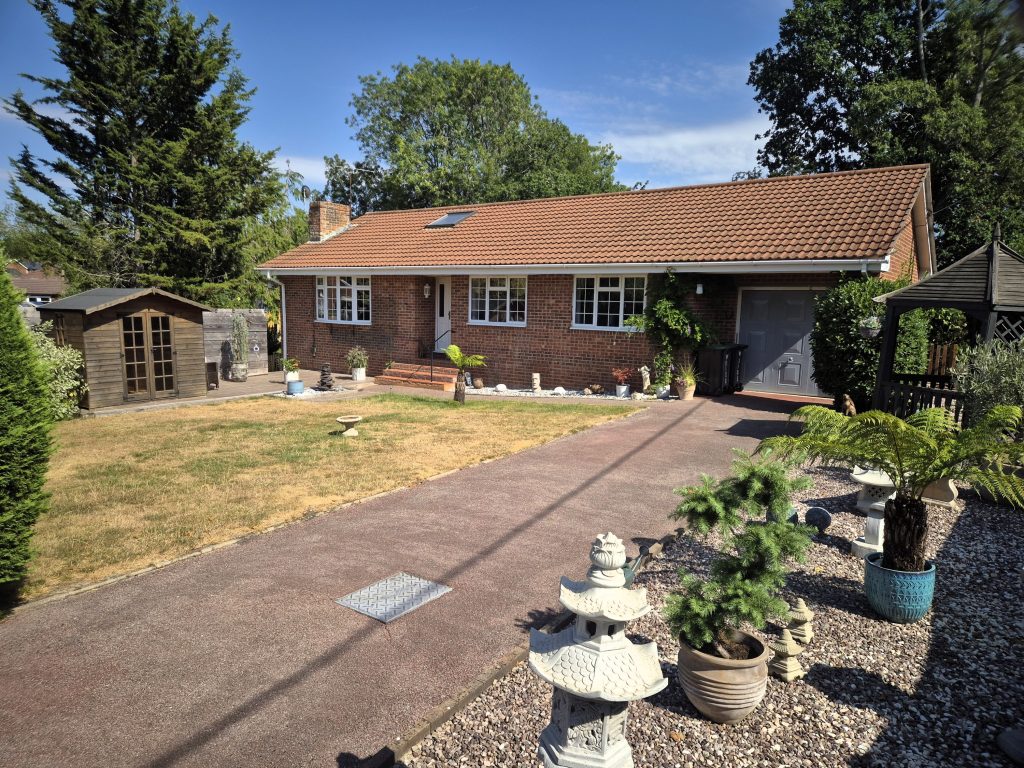 Waterside, Shepherds Road, Bartley, Southampton, SO40 2LH — The New Forest