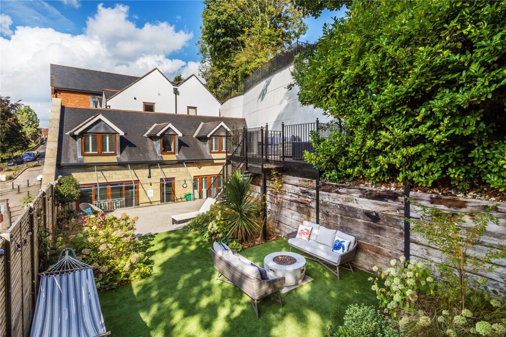 Riverside, Millbrook, Guildford, Surrey, GU1 3XD — Grantley Sales & Lettings