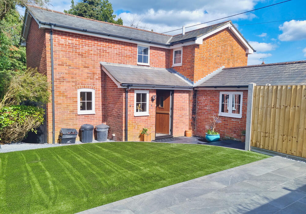 Rose Tree Cottage, Romsey Road, Cadnam. Southampton, SO40 2NN — The New Forest