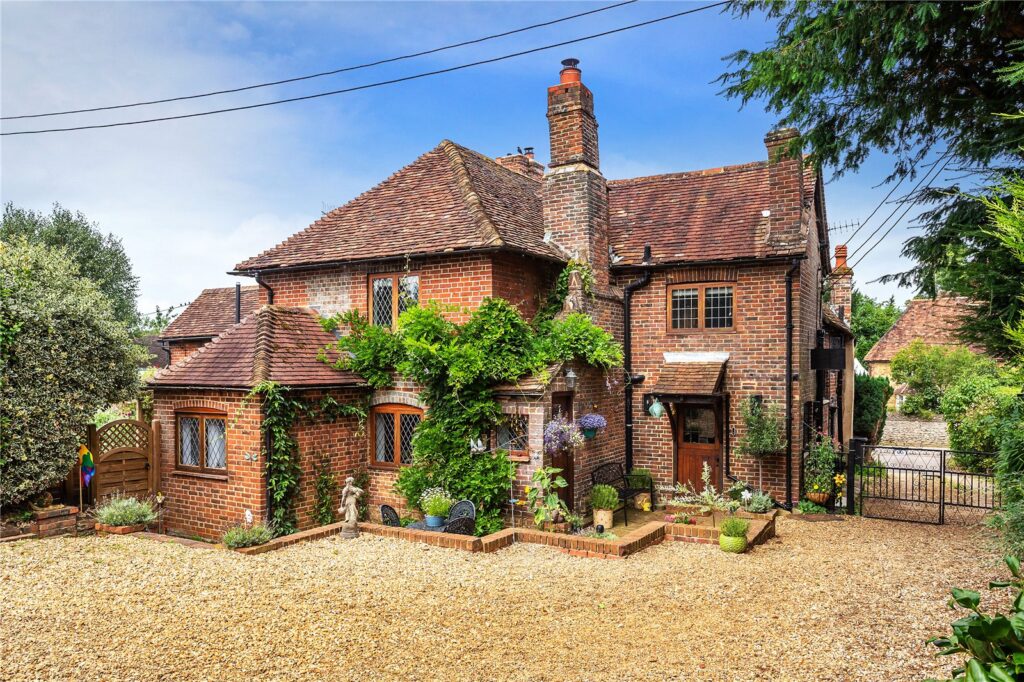 Amberley Lane, Milford, Godalming, Surrey, GU8 5EB — Grantley Sales & Lettings