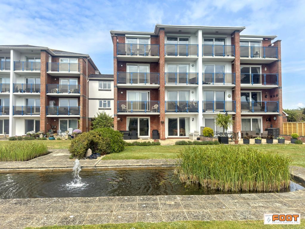 390 Sea Front, Hayling Island — Geoff Foot