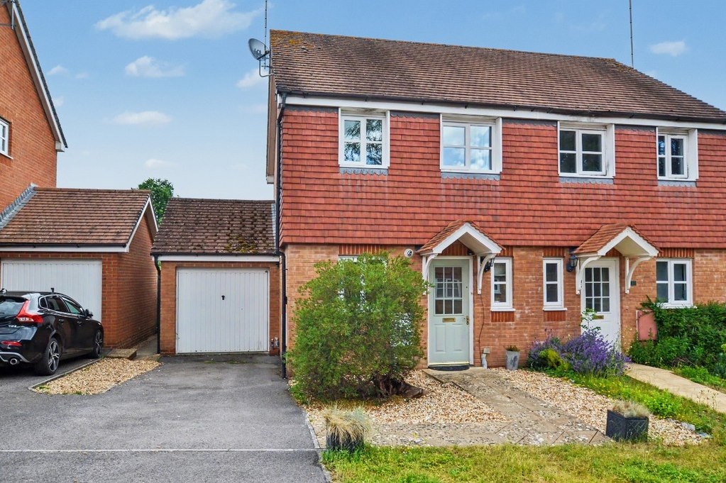 Northend Close, Petworth Guide price — Barrington & Company