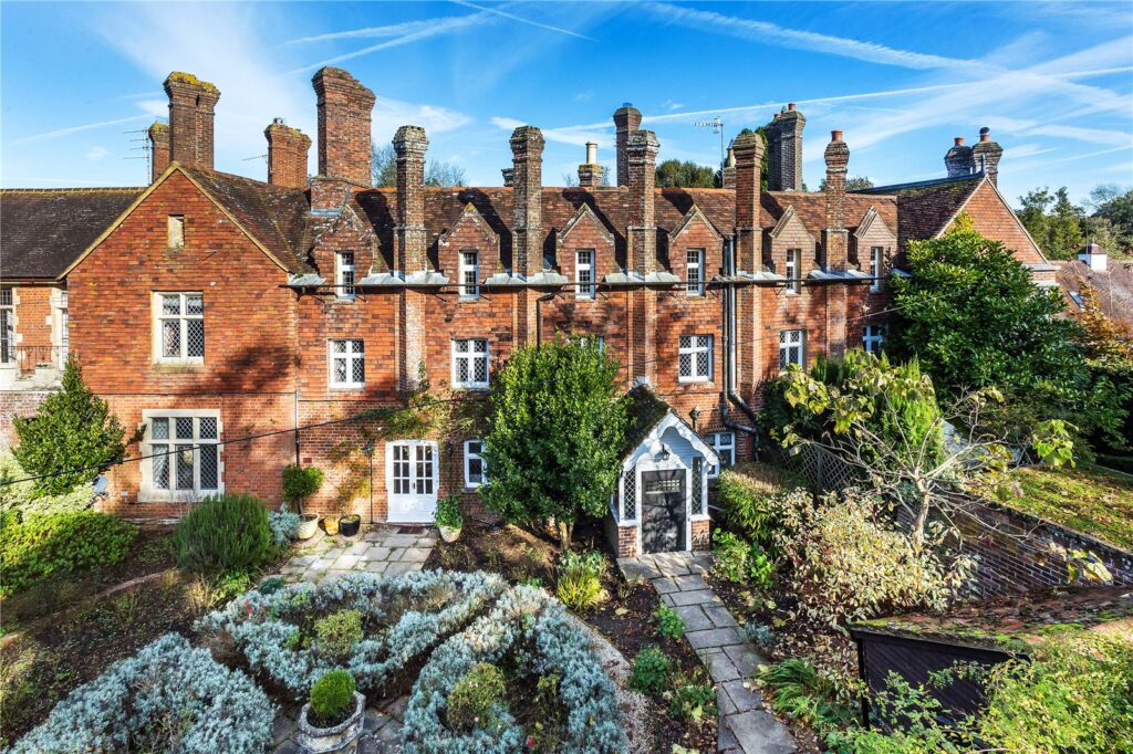Baynards, Rudgwick, Horsham, RH12 3AD — Grantley Sales & Lettings