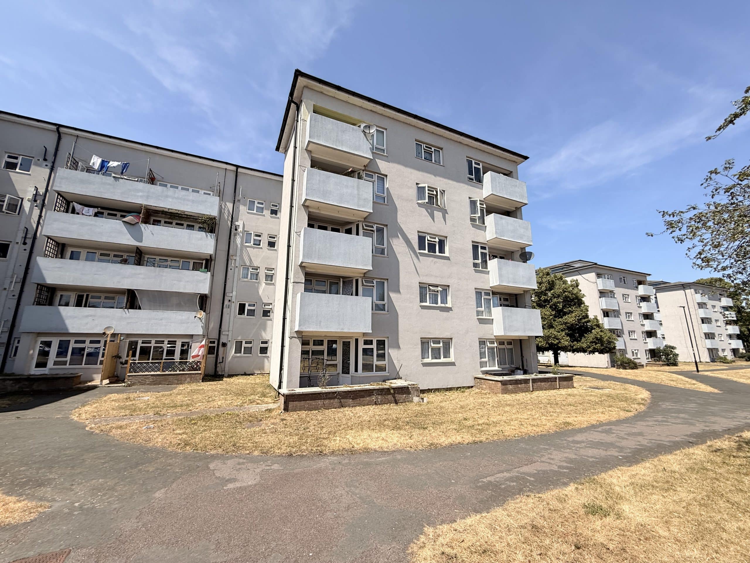 Wharncliffe Road, SO19 — Let's Rent