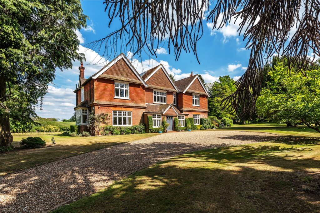Haslemere Road, Witley, Godalming, Surrey, GU8 5PT — Grantley Sales & Lettings