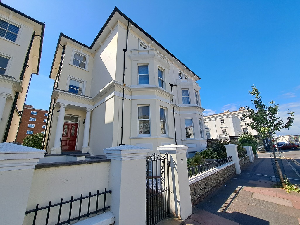 Chiswick Place, Eastbourne, BN21 4NH — Home Sweet Home