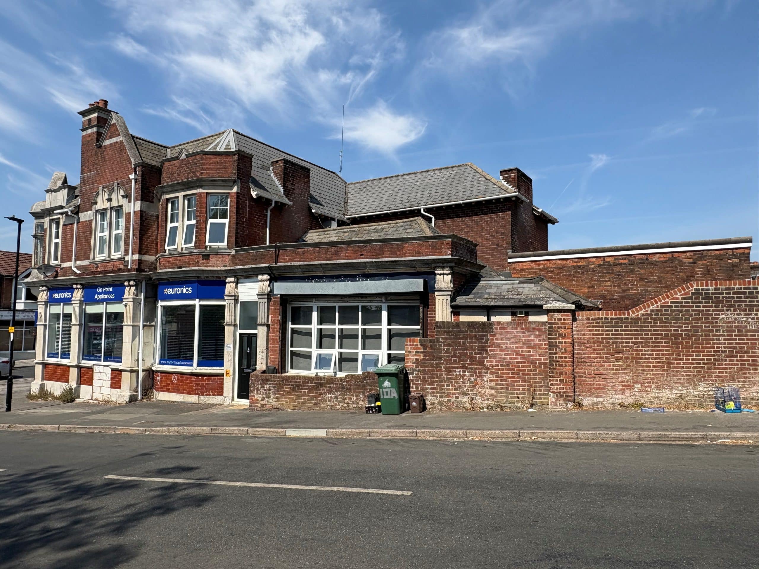 Bridge Road, SOUTHAMPTON, SO19 — Let's Rent