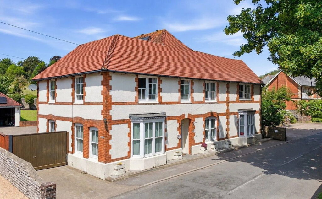 High Street, Findon Village, Worthing BN14 0SZ — Jacobs Steel