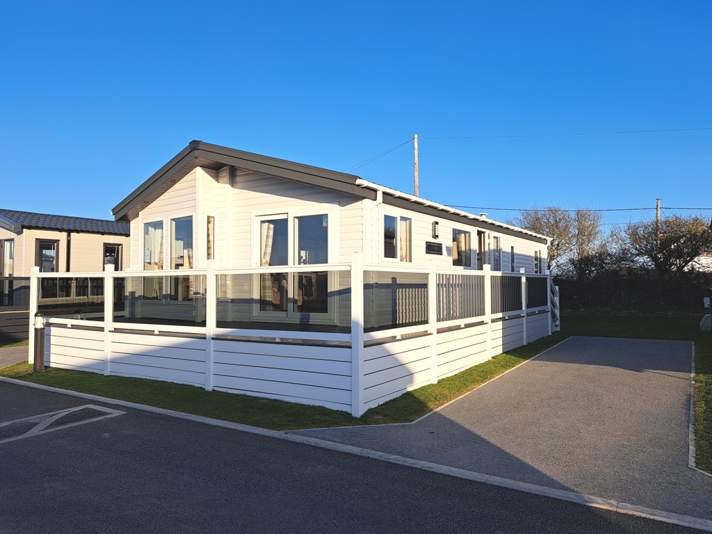 Holiday Homes at Pevensey Bay, East Sussex, BN24 6DH & BN24 6DX — Home Sweet Home