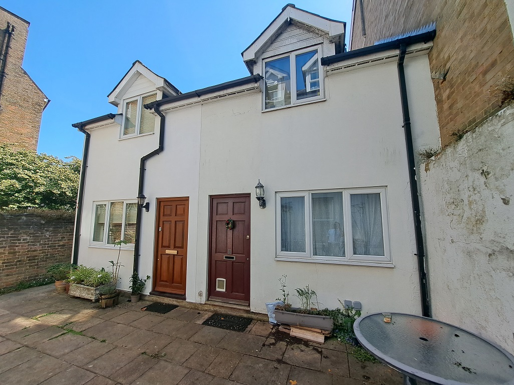 Little Chelsea, Eastbourne, BN21 4XB — Home Sweet Home