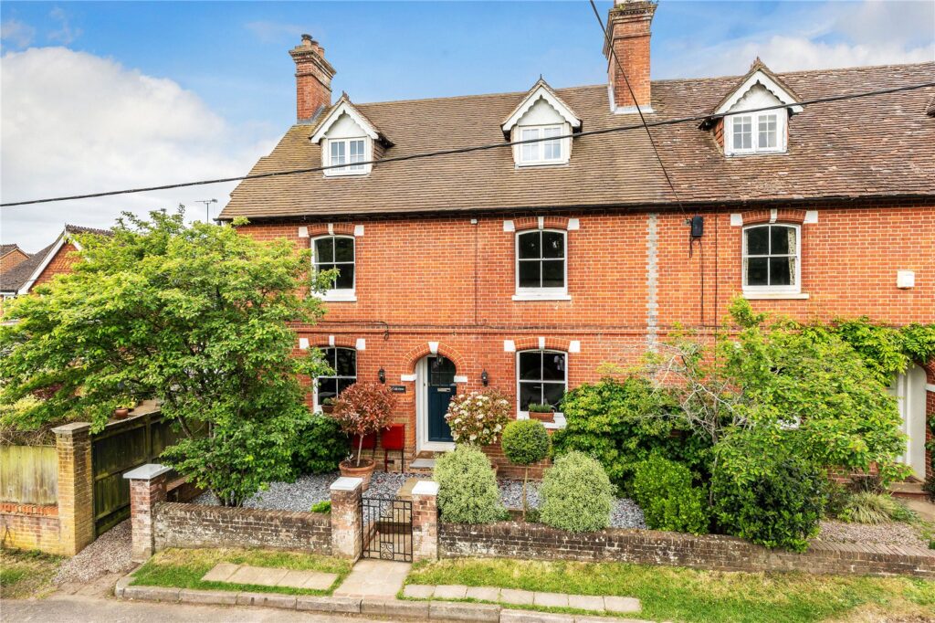 Combe Lane, Wormley — Grantley Sales & Lettings