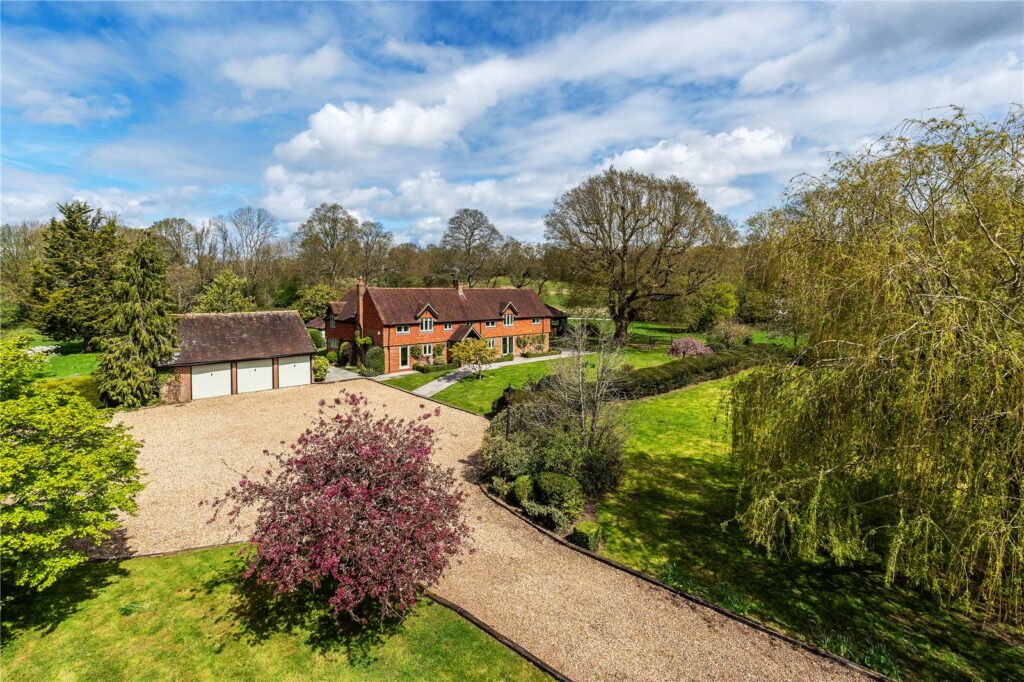 Pigbush Lane, Loxwood, Billingshurst, West Sussex, RH14 0QY — Grantley Sales & Lettings