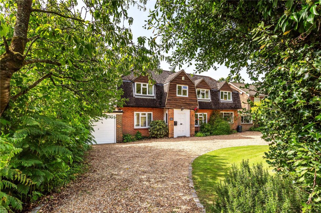 Guildford Road, Cranleigh — Grantley Sales & Lettings