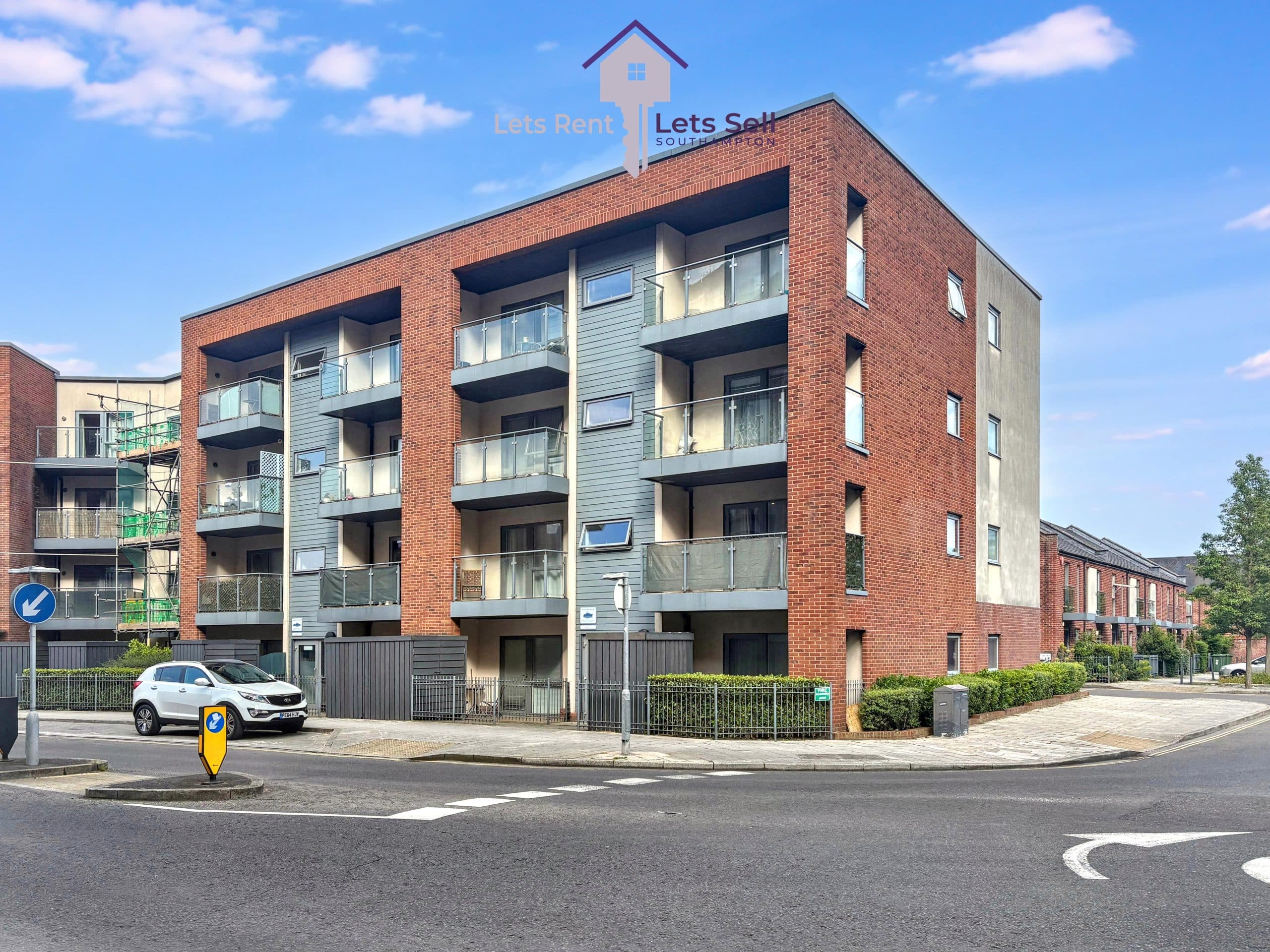 Sandown House, Woolston, SO19 9TW — Let's Rent