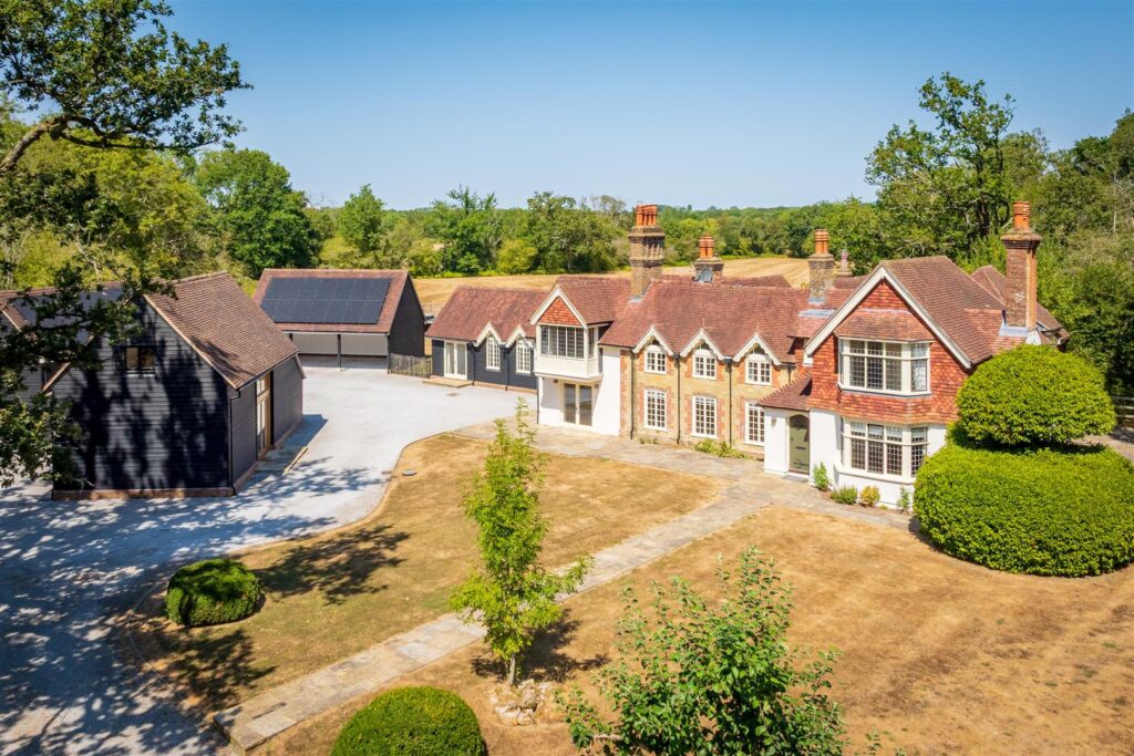 Knowle Lane, Cranleigh — Grantley Sales & Lettings