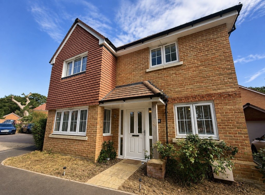 Hudson Gardens, Horndean, — Jeffries & Dibbens