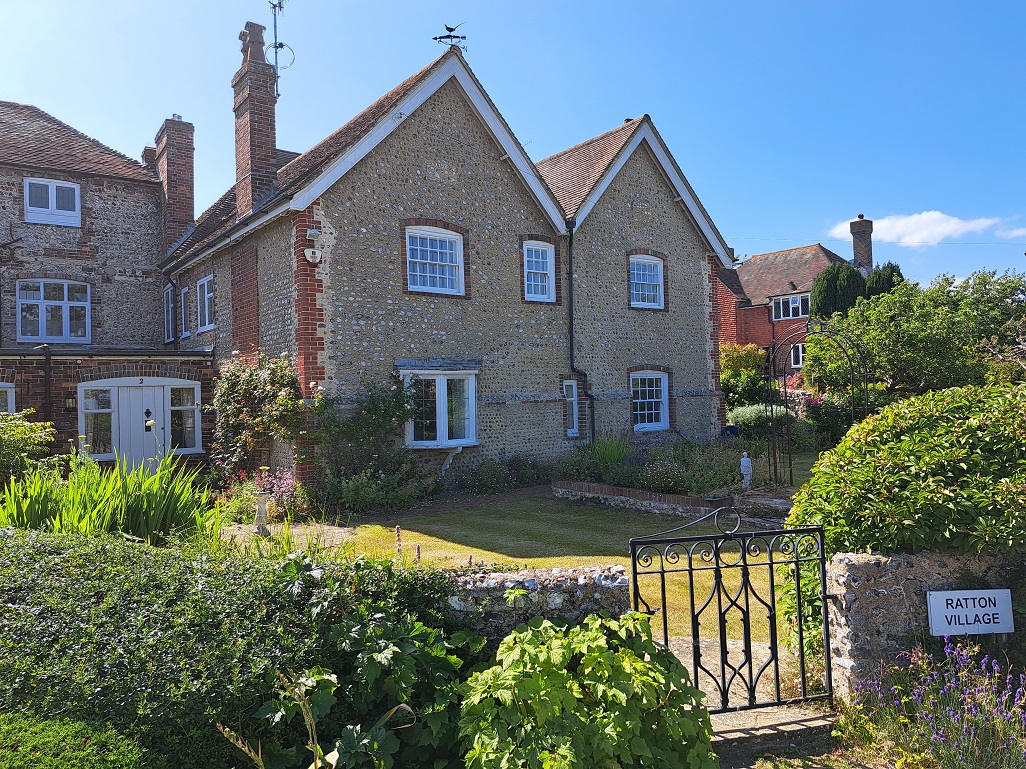 Manor Way, Ratton, Eastbourne, BN20 9BN — Home Sweet Home