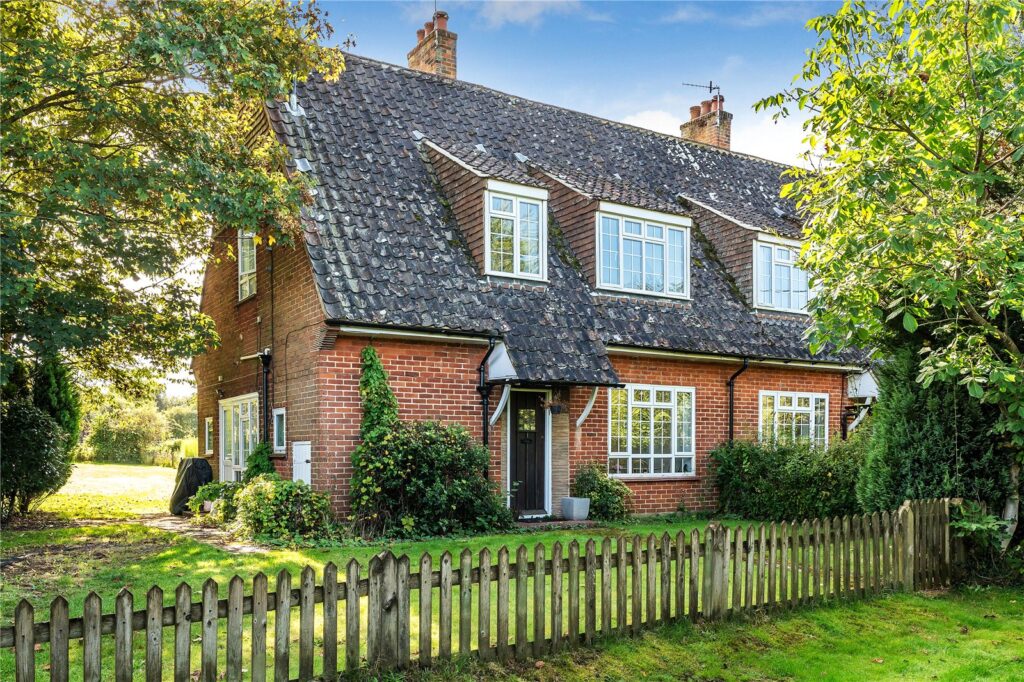 Amberley Farm Cottages, Amberley Lane, Milford, Godalming, GU8 5EB — Grantley Sales & Lettings