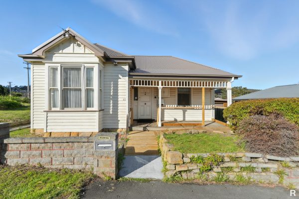 23 Natone Street, LINDISFARNE TAS 7015 — Roberts Glenorchy