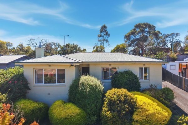 287 Main Road, AUSTINS FERRY TAS 7011 — Roberts Glenorchy