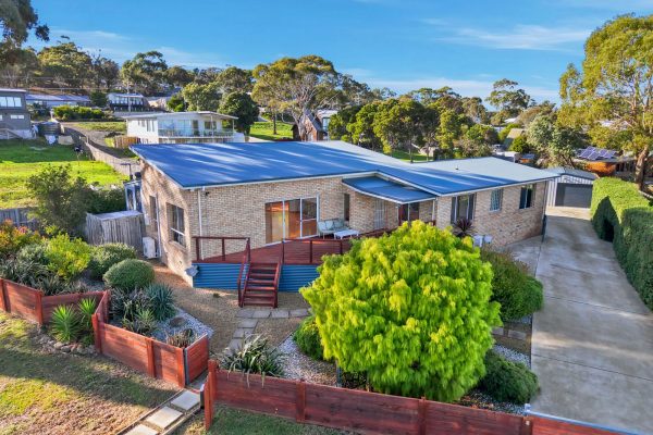 1 Joel Avenue, CARLTON TAS 7173 — Roberts Glenorchy