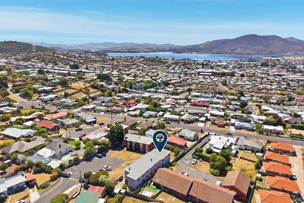 8/19A Paringa Road, GLENORCHY TAS 7010 — Roberts Glenorchy