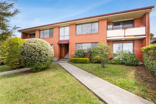 2/60 Main Road, CLAREMONT TAS 7011 — Roberts Glenorchy