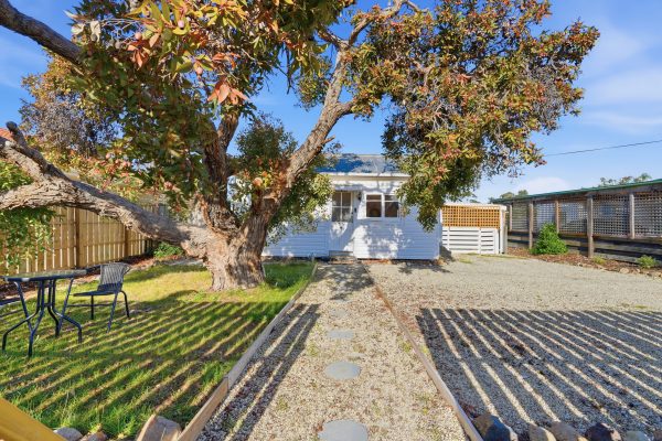 55 South Terrace, LAUDERDALE TAS 7021 — Roberts Glenorchy