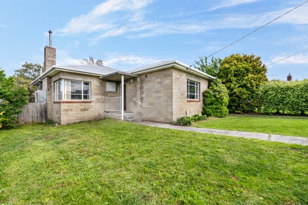 34 Acton Crescent, GOODWOOD TAS 7010 — Roberts Glenorchy
