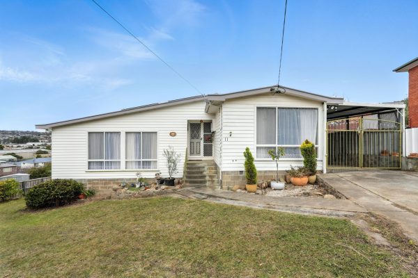 11 Storey Place, GLENORCHY TAS 7010 — Roberts Glenorchy