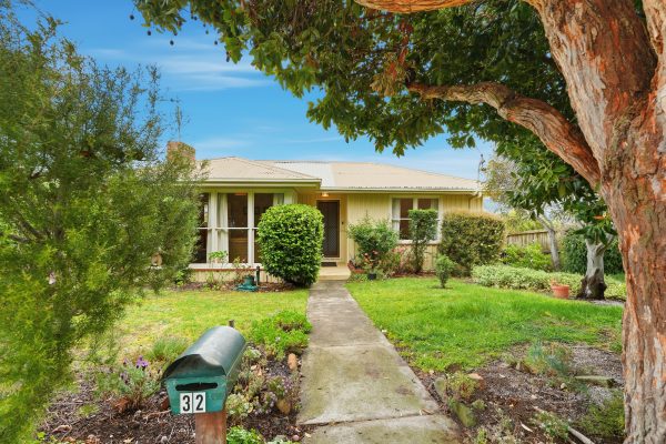 32 Somerdale Road, CLAREMONT TAS 7011 — Roberts Glenorchy