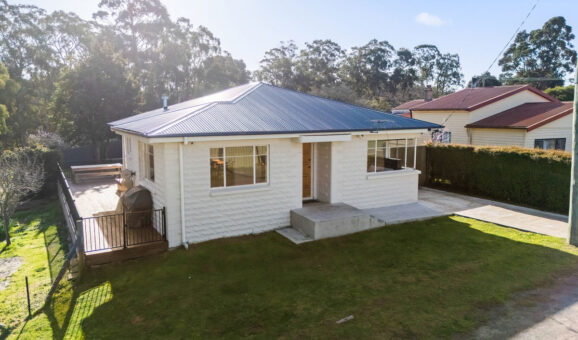 Gravelly Beach 1 Kearles Street — Wolf Property